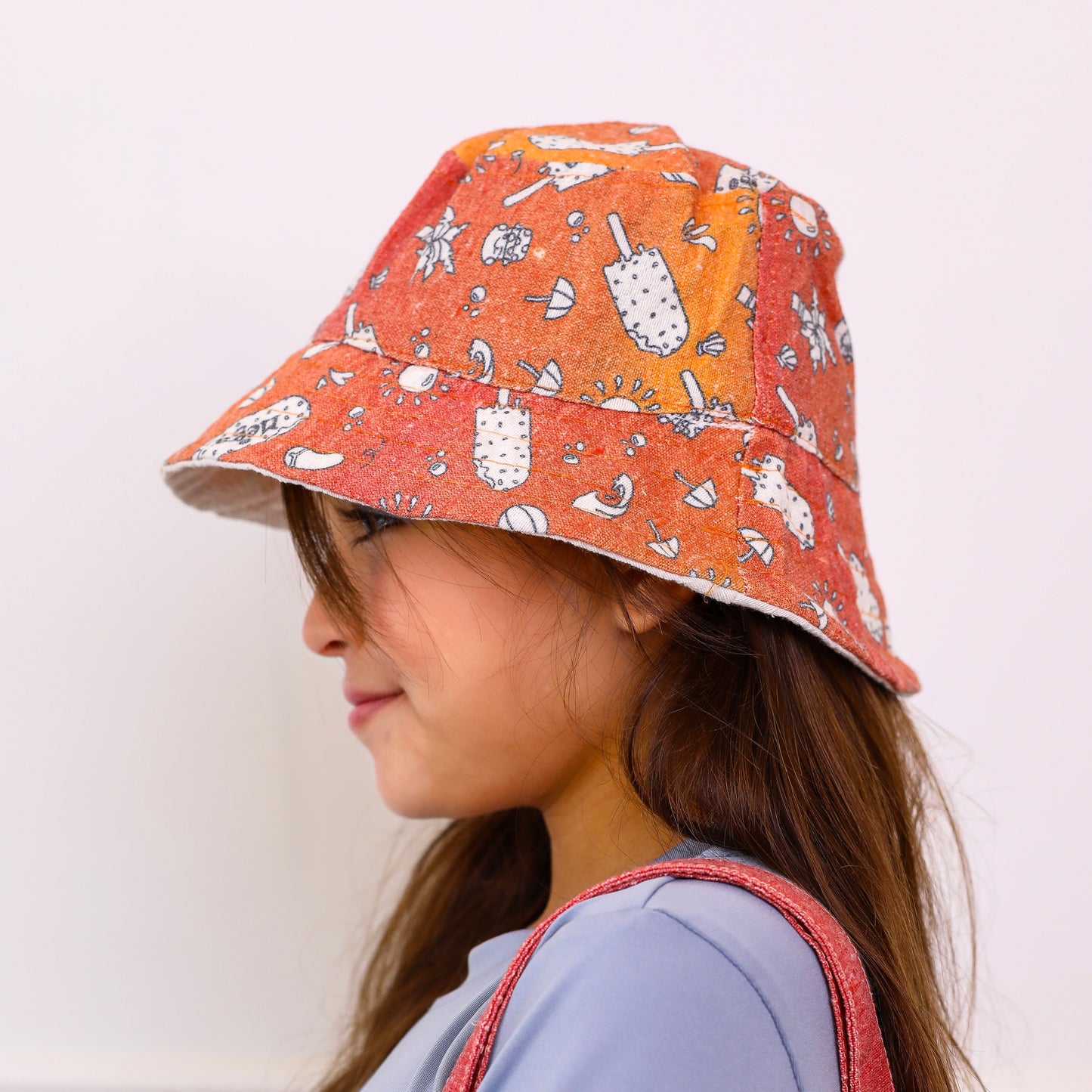 Mega Caramel bucket hat