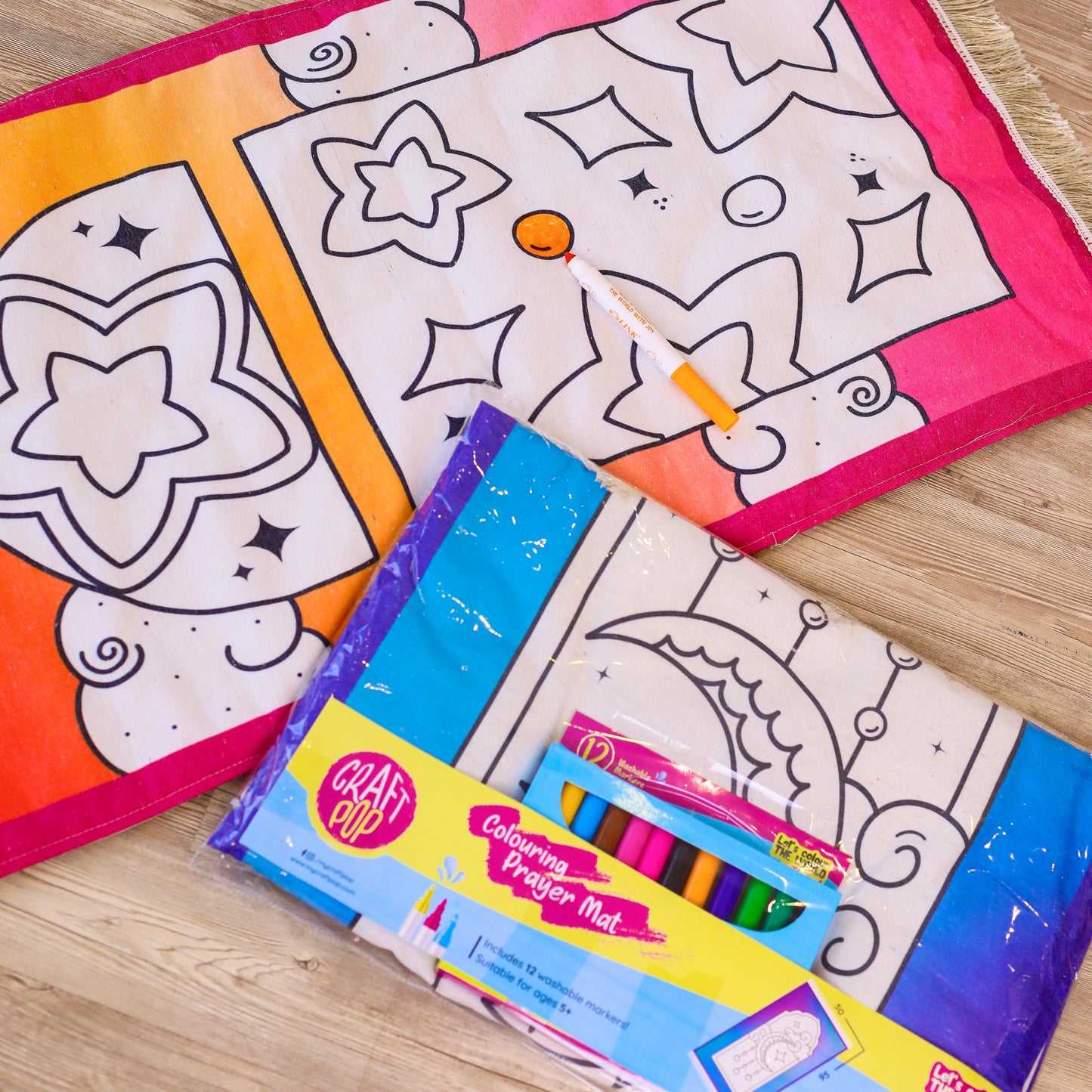 Orange stars colouring prayer mat