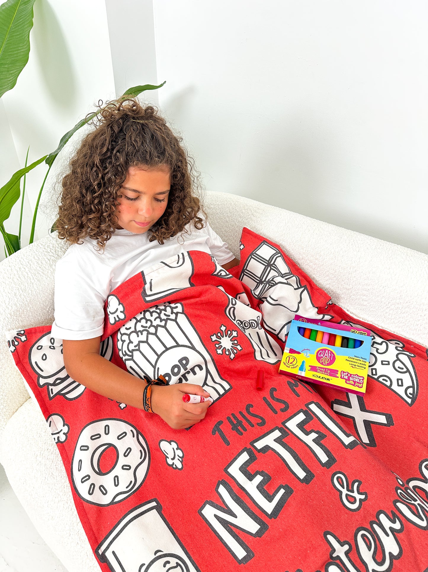 Netflix Colouring Blanket